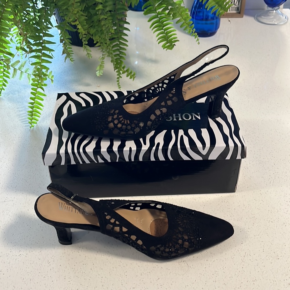 NWT - Inbox Black Faux suede sling back heels with laser cut design, size 11